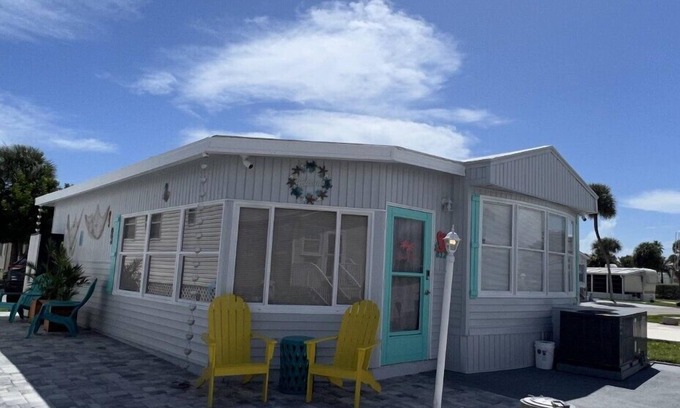 Hutchinson Island South Cottage | Beach Cottage-Jensen Beach