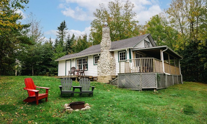 Hubbards Cabin | Beach Cottage - Spruce Grove - Hubbards Beach