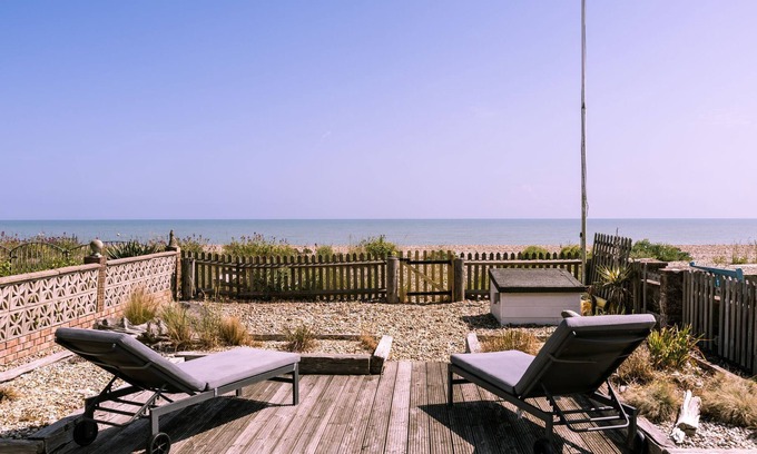 Pevensey Cottage | Beach Cottage with garden that blends into the beach in Pevensey Bay