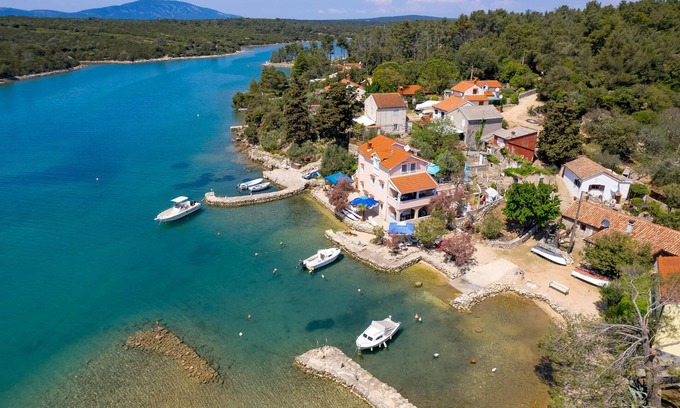 Punta Kriza Apartment | Beach front apartment in Punta Kriza