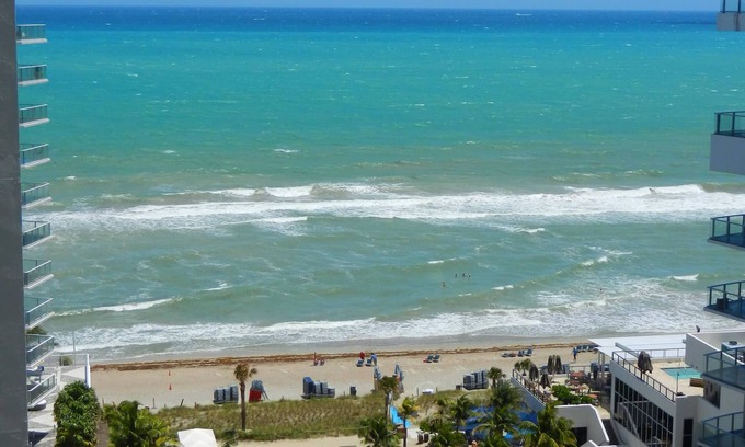 Hollywood South Central Beach Condo | Beach front condo 16th floor Hollywood breathtaking view
