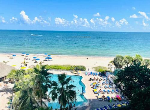 Galt Mile House | Beach Front Condo, Sea View, Beach Access, Balcony