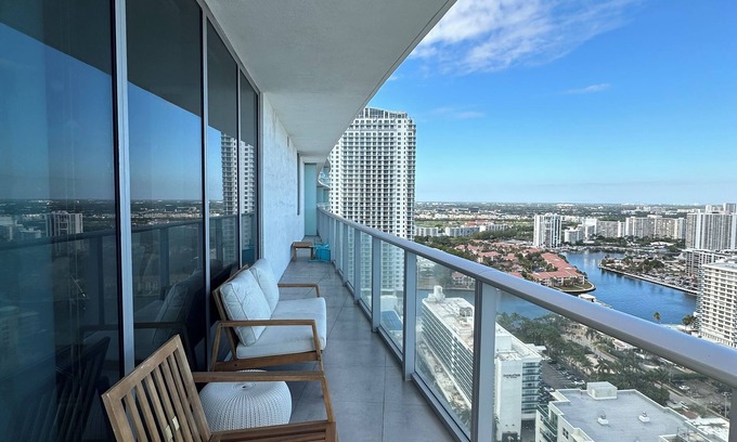 Seybold Resort | Beach front Condo with Resort Amenities