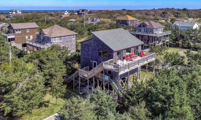 Frisco House | Beach home near the ocean w/sunny deck, washer/dryer, and central A/C