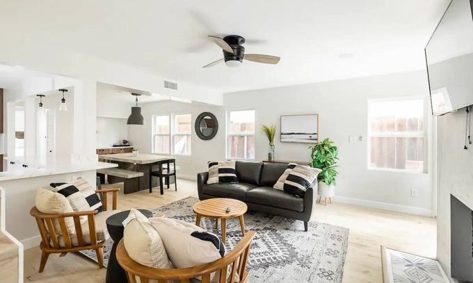 San Diego House | Beach Home W AC - 5 BR - Free Parking - EV Charge
