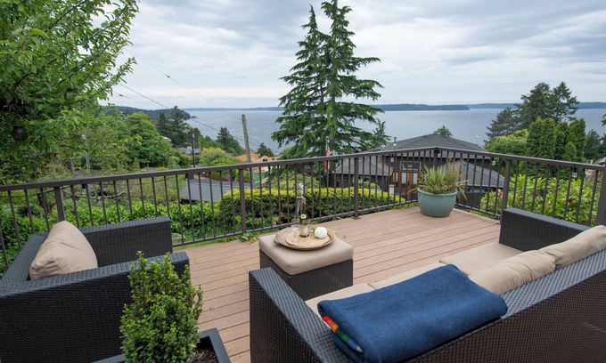 Alki House | Beach house in quiet neighborhood w stunning view. Close to Alki & Downtown.