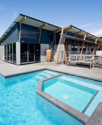 Papamoa Beach Hotel | Beach House Motel