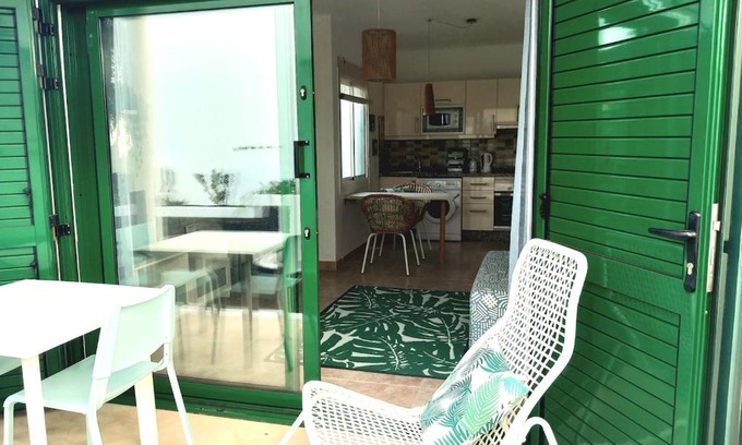 Los Pocillos Apartment | Beach house near the sea with pool