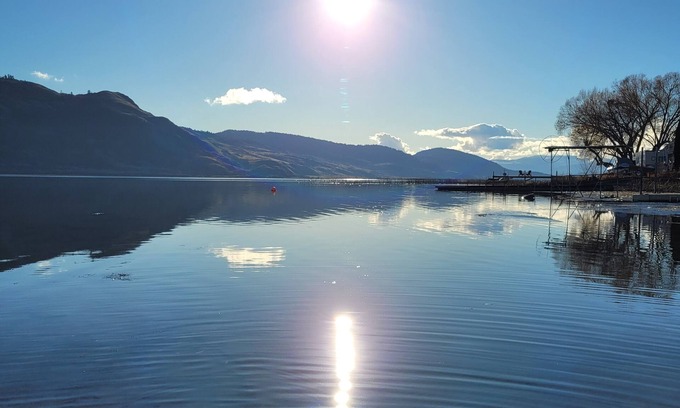 Vernon House | Beach House on the lake