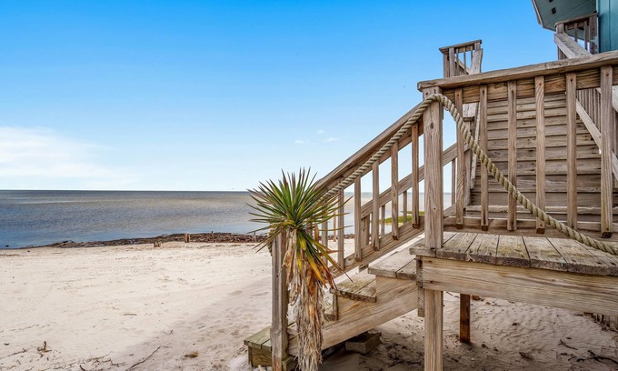 Cedar Island House | Beach House Privacy and Serenity by RedAwning