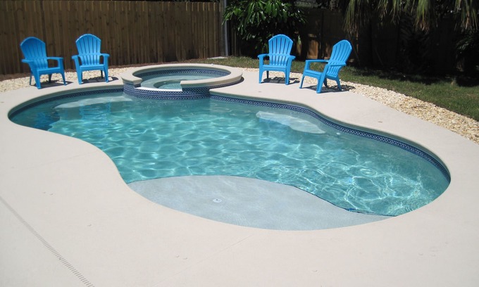 Beach Club Colony House | BEACH HOUSE WITH PRIVATE SALTWATER POOL & SPA + WALK TO BEACH