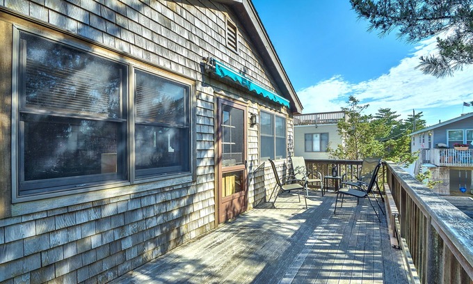 Holgate House | Beach Oasis Getaway-COACH HOUSE-Two Bungalows Available-Steps from the Water