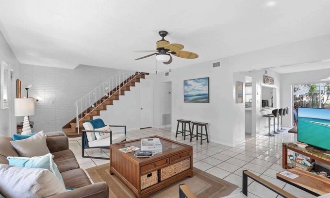 Deerfield Beach House | BEACH PARADISE - Family Fun Beach Home Large 2 Bedroom, Big Terrace, walk to Be