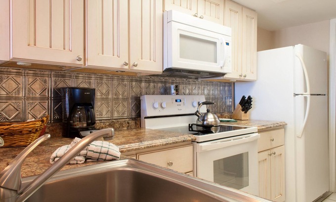 Cocoa Beach Cottage | Beach Place Guesthouses