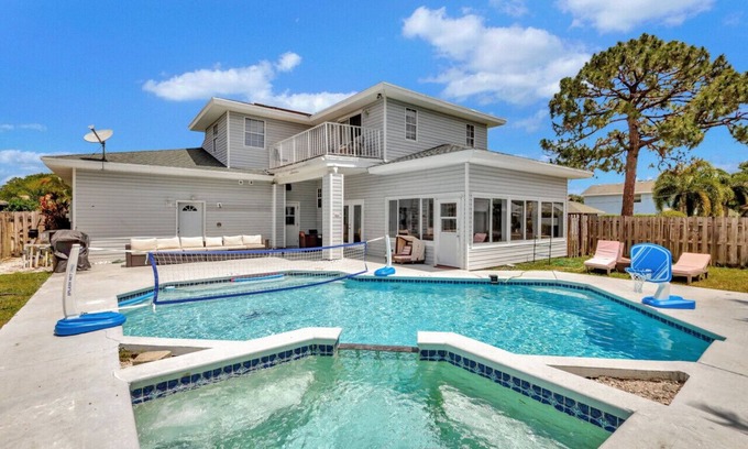 Boynton Beach House | Beach Proximity Home: BBQ Grill, Game Room, Mini Golf, Private Pool (non-heated)/FL