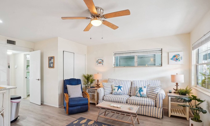 Gulfport Condo | Beach Quarters 3BR ~Close to Beach