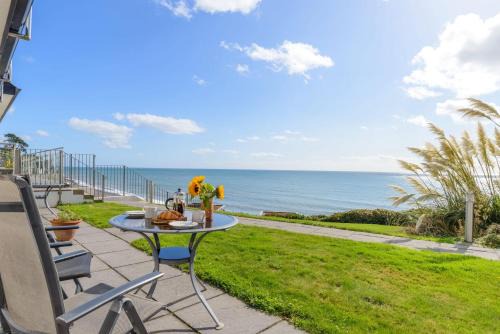 Seaton House | Beach Retreat - Mount Brioni