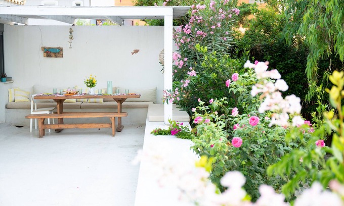 Kanatadika Villa | Beach Villa Next To The Waves!