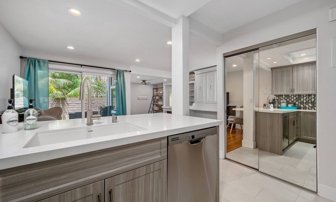 Sunset Beach Condo | BeachCottage