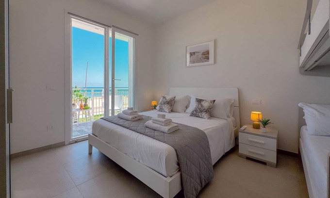 Civitanova Marche Apartment | Beachfront apartment + car