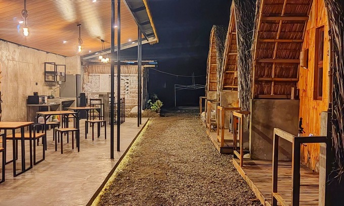 Boac Bed & Breakfast | Beachfront and along the Highway (Coastal road) With Common Kitchen