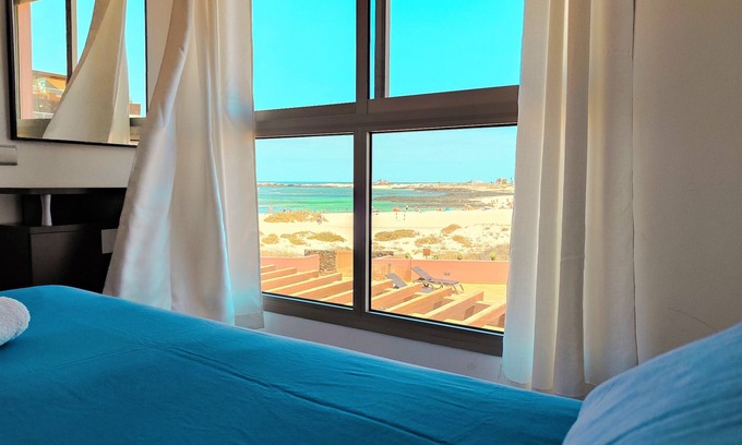 El Cotillo Apartment | Beachfront and fabulous sea view. Sun Beach and Relax.
