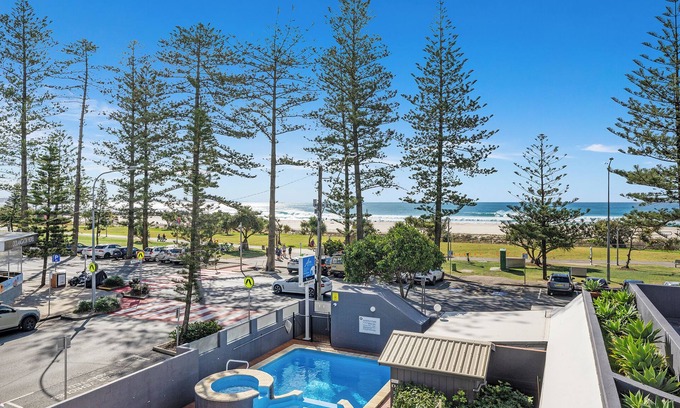 Coolangatta Apartment | Beachfront Beauty - Cooly