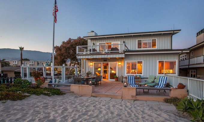 Carpinteria House | Beachfront Bliss - On the Sand in Carpinteria