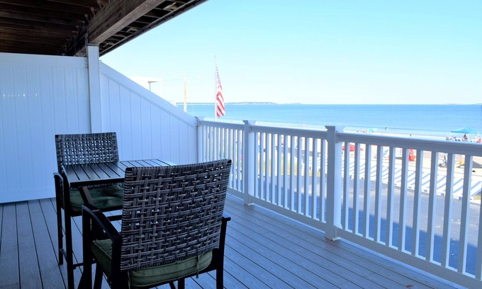 Old Orchard Beach Condo | Beachfront Condo with Great Views