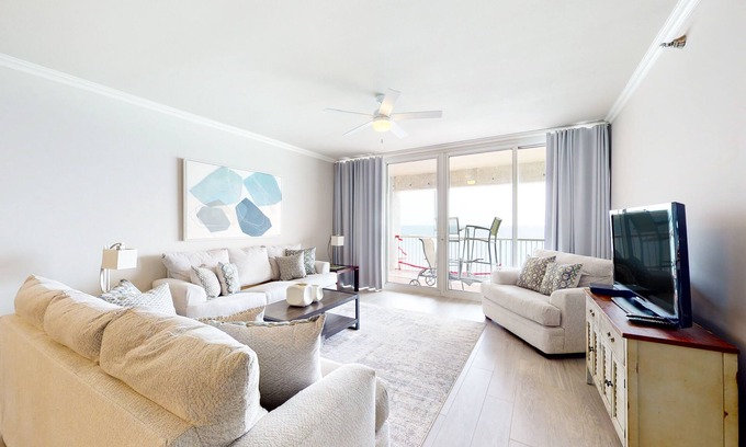 Navarre Beach Condo | Beachfront condo with amazing Gulf view, pool, gym & AC - next to Navarre Pier