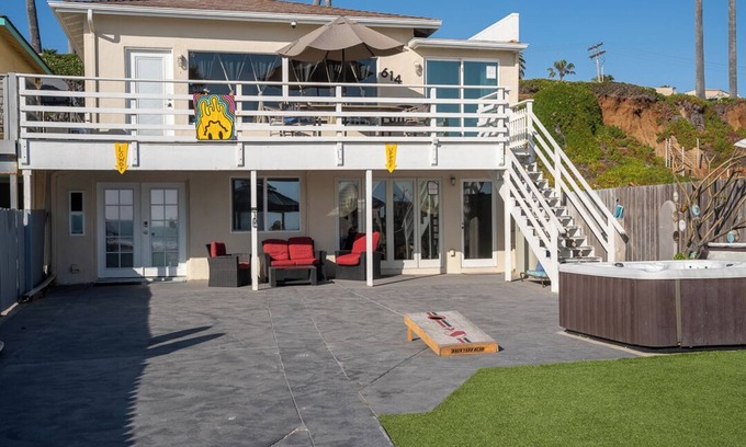Townsite Cottage | BEACHFRONT COTTAGE ON THE WATER TWO BEDROOM ONE BATH UPPER UNIT