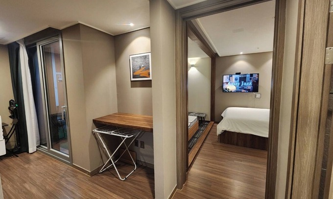 Gunam-ro 8beon-gil Apartment | Beachfront Famly Hotel - middle Heaundae with cook, 2024 Open