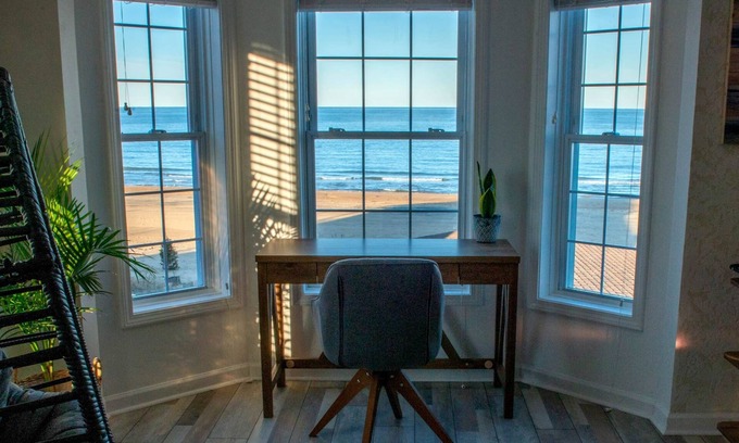 Willoughby Spit Condo | Beachfront Getaway, Mermaid Suite, πΆ π