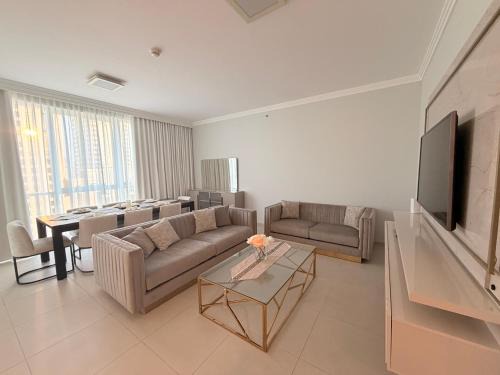 Dubai Marina Apartment | Beachfront Luxury 2BR Apartment at The Walk next to The Address Hotel JBR - ModernLux