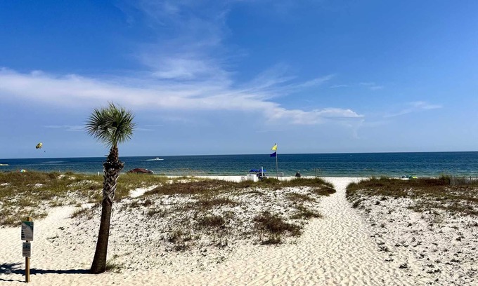 Gulf Shores House | Beachfront Ocean Reef 802 ~ 3-story Townhome ~ Near all the action