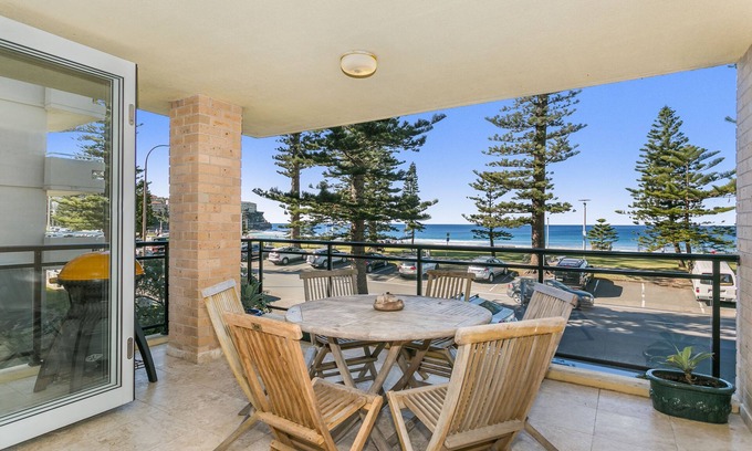 Manly Apartment | Beachfront on Golden Mile