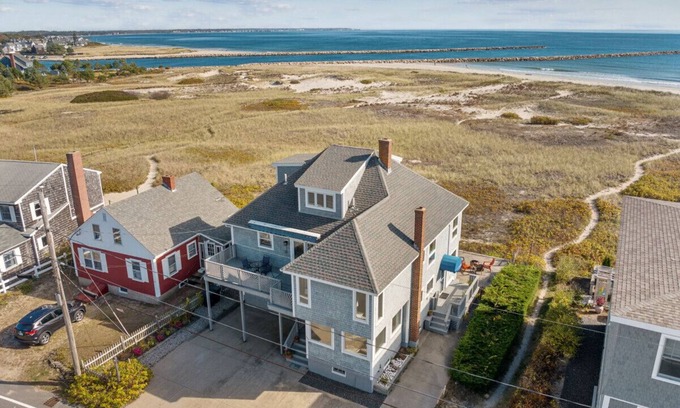 Wells House | Beachfront Retreat with Breathtaking Views