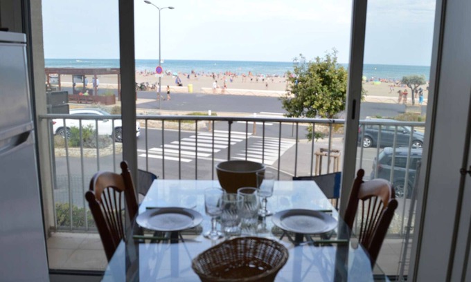 Narbonne-Plage Apartment | Beachfront Studio Apartment, Balcony, Bike Storage, Sleeps 2, Narbonne Plage
