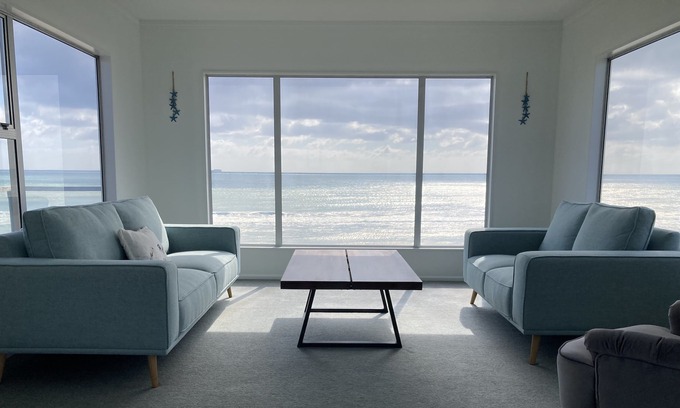 Pukehina House | Beachfront - Surrounded by Paradise