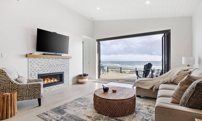 Black Creek Condo | Beachfront Villa #15 at Saratoga Beach House