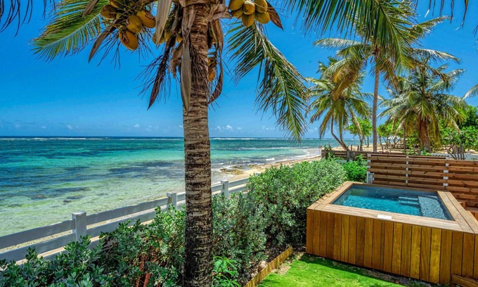 L'Autre-Bord Villa | Beachfront villa rental, sea view - sleeps 8