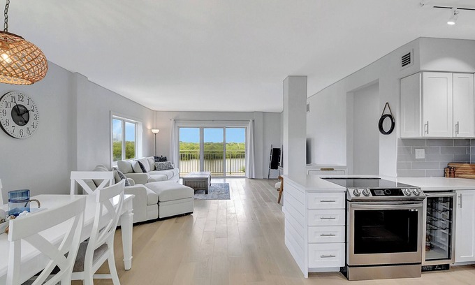 Ocean Ridge Condo | Beachside Condo Offering The Best Bay Views in Palm Beach - Key West Vibe