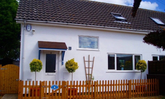 Winterton-on-Sea Cottage | Beachside Cottage overlooking sand dunes (Winterton on Sea)