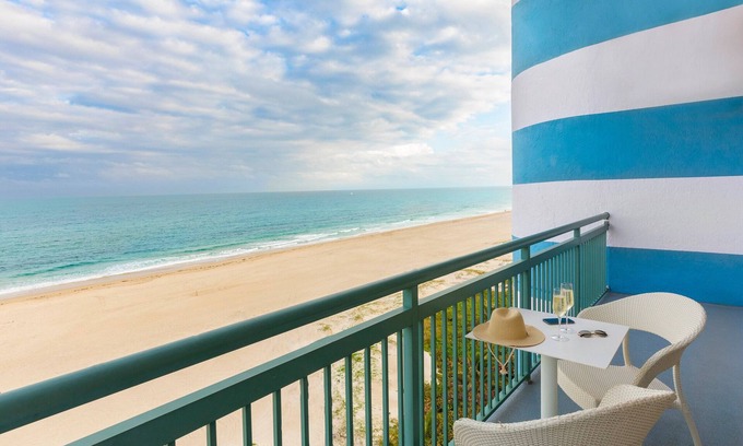 Singer Island Hotel | Beachside Resort w/Scenic Views - Water Sports Access! Outdoor Swimming Pool