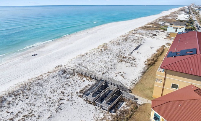Pensacola Beach House | Beachside Retreat - 4BR, 3 King Beds, Bunks, Pool & More! Great fall rates!