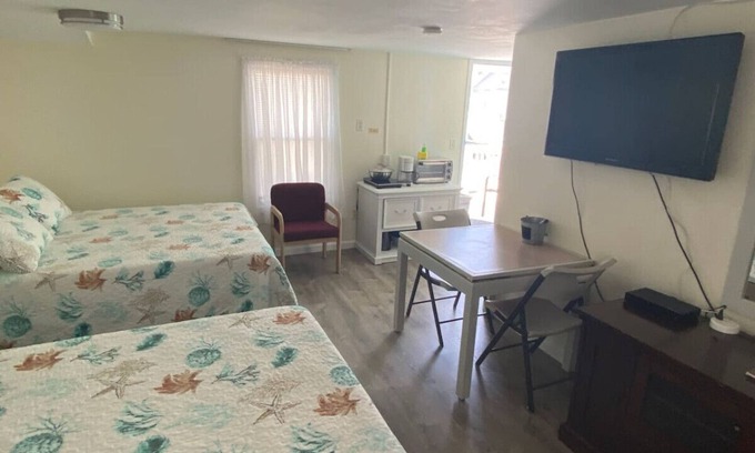 Carolina Beach Apartment | Beachside Suites 1: Downtown and next to the SEA!