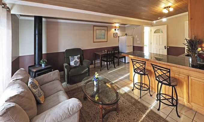 Copalis Beach Condo | Beachwood Condos& Resort Ocean Side Condo with 2 Queen Beds & Kitchen near beach
