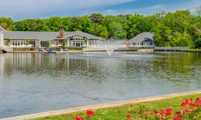 Sea Scape Condo | Beachwoods 2 bedroom · Outer Banks of N.C.nSpacious Two Bedroom.