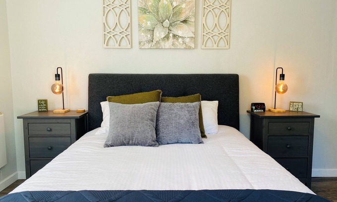 Hot Springs House | — Bear Bungalow Hot Springs — Fully Remodeled, Convenient Location