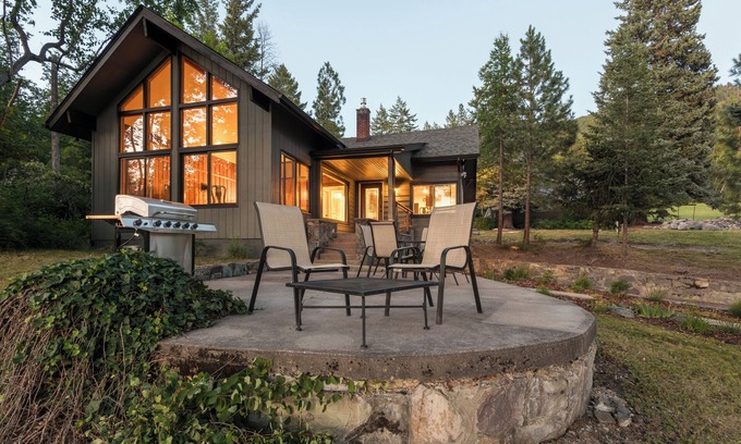 Bigfork House | Bear Den at Henry Creek Orchard